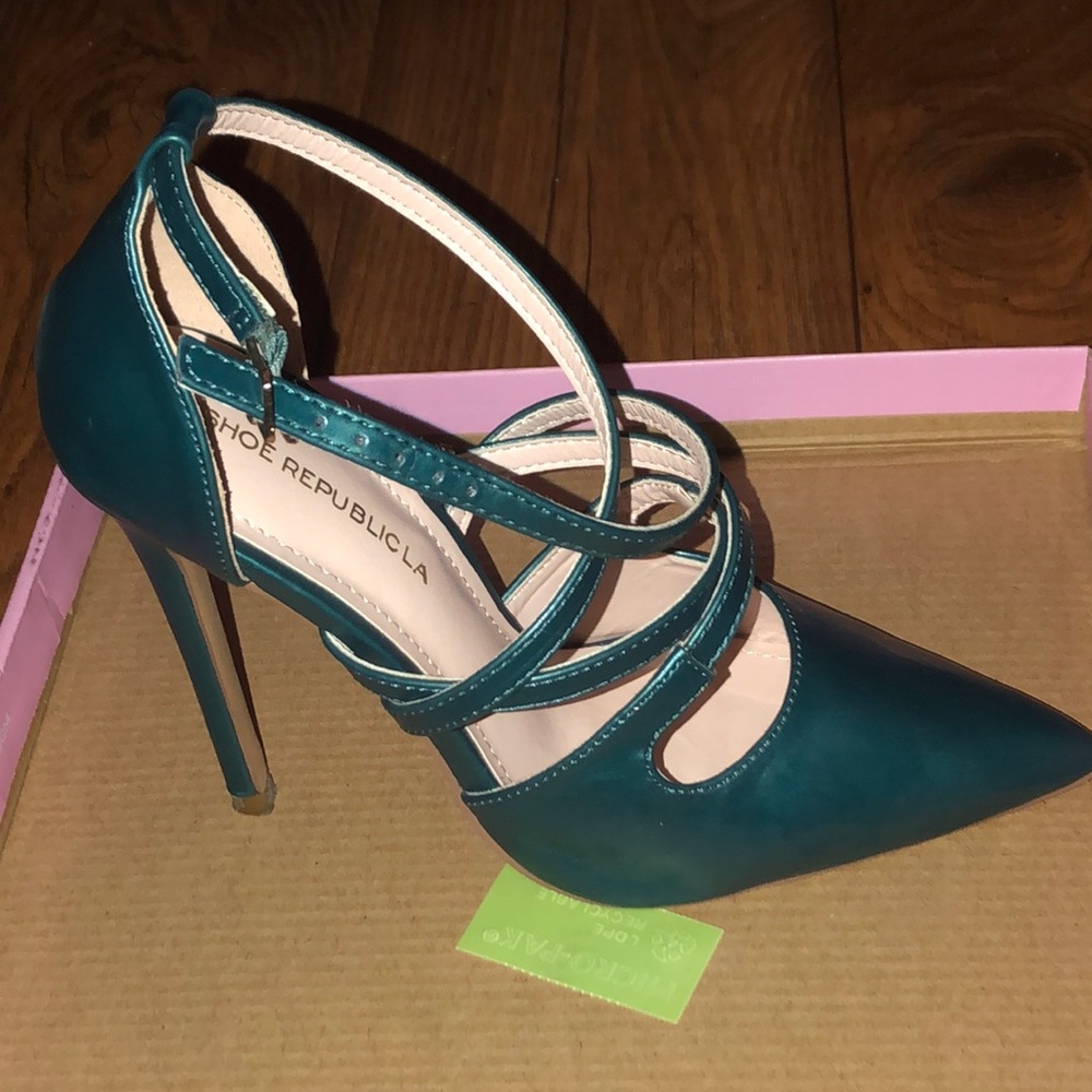 Green Pointy High Heels